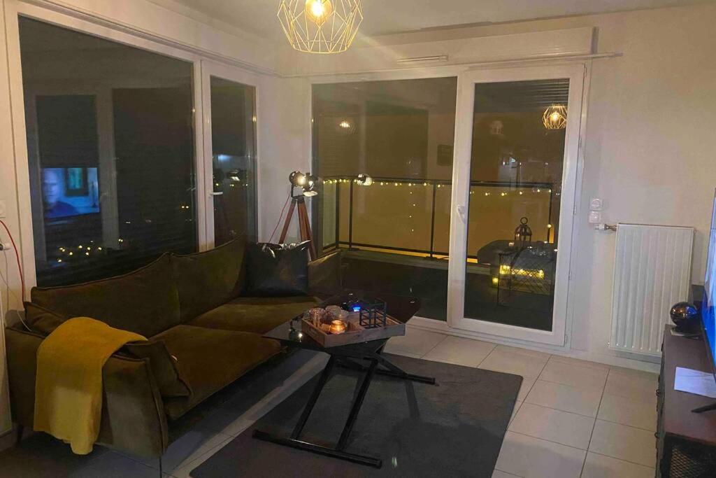 Meyzieu : Superbe Appartement Tres Cosy. Bagian luar foto