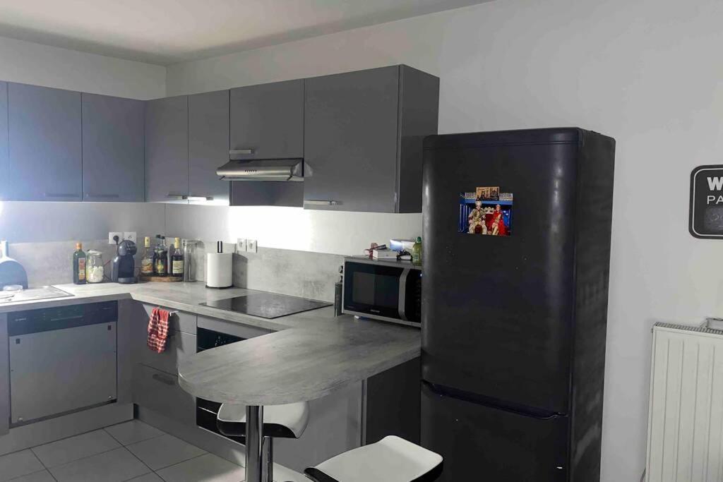 Meyzieu : Superbe Appartement Tres Cosy. Bagian luar foto